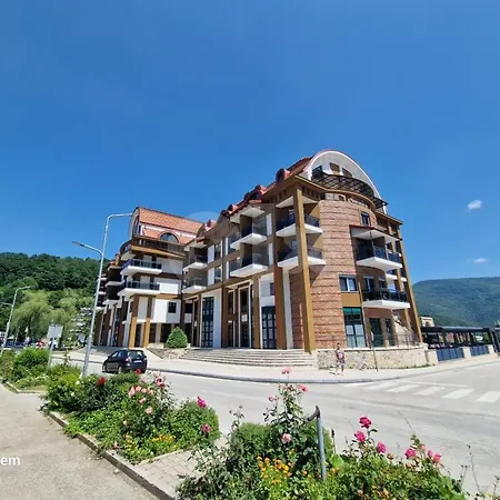 Zgrada Фойница