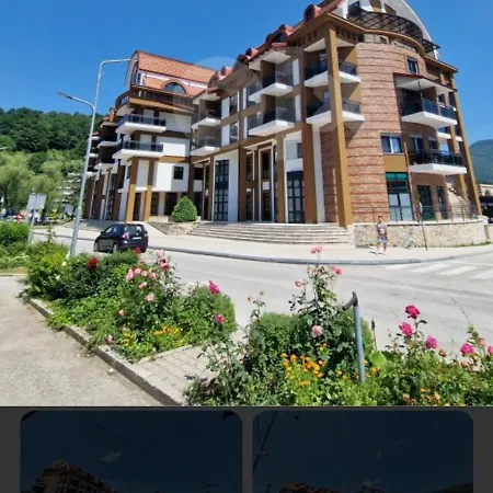 Zgrada * Фойница